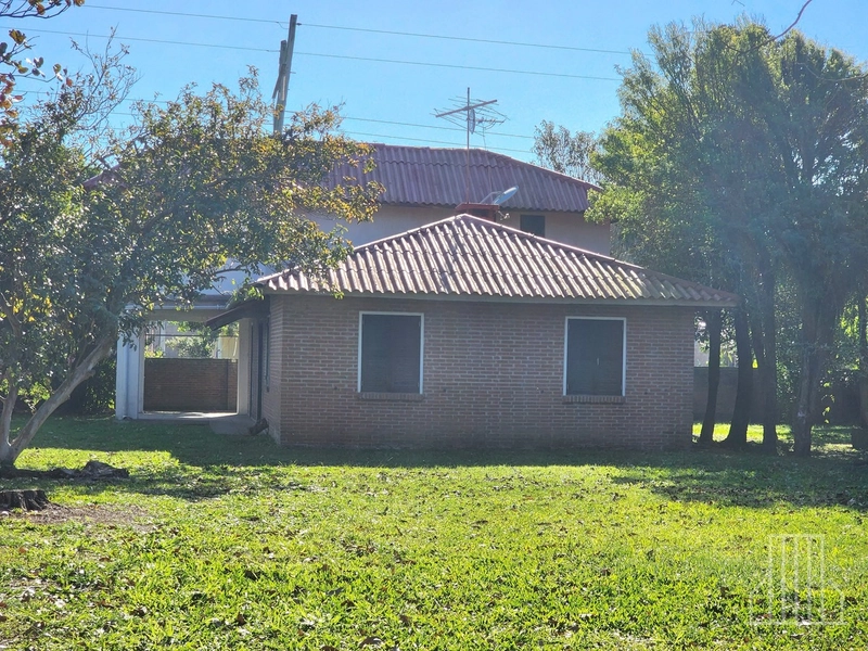 EXCELENTE SOBRADO COM 5 DORMITÓRIOS NO BAIRRO CAPÃO NOVO!: 4ª foto da galeria de imagens do imóvel