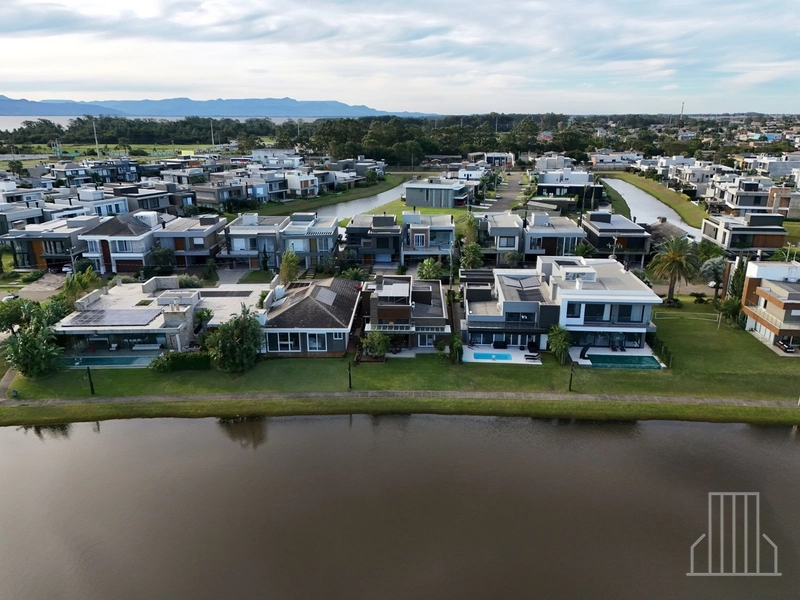 EXCELENTE CASA À VENDA EM CONDOMÍNIO FECHADO - BEIRA LAGO!: 30ª foto da galeria de imagens do imóvel