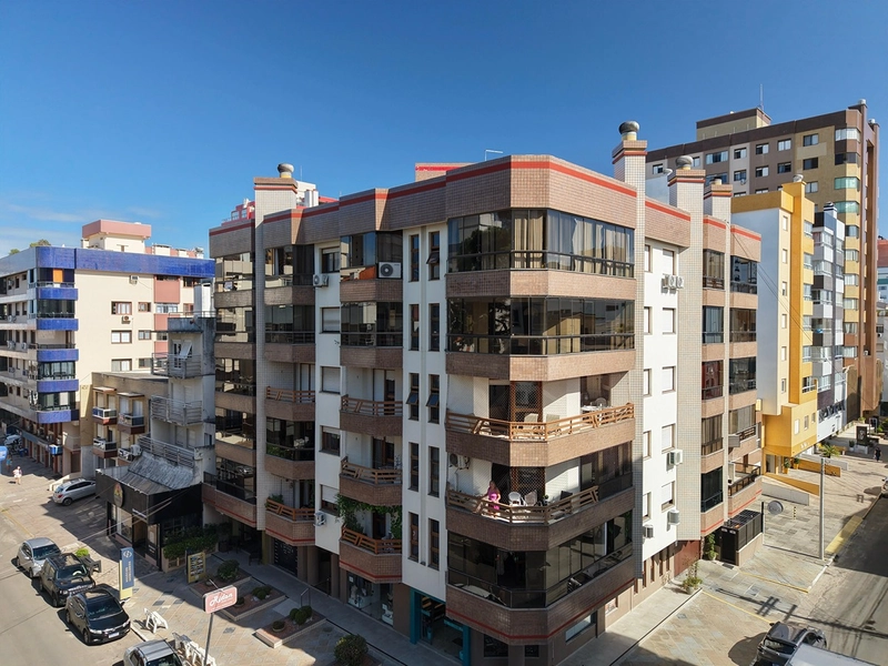 Alto Padrão no Centro de Capão da Canoa,3 Dormitórios, Sacada com Churrasqueira e Excelente Posição Solar: 33ª foto da galeria de imagens do imóvel