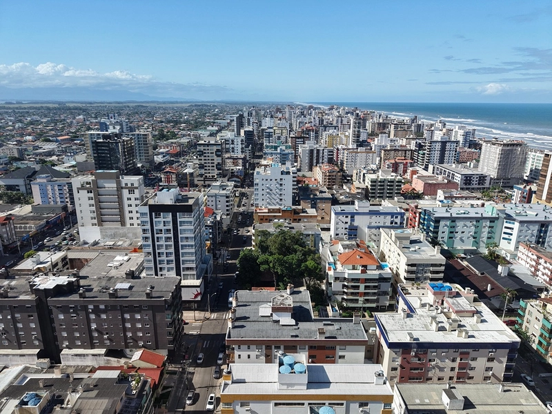 Alto Padrão no Centro de Capão da Canoa,3 Dormitórios, Sacada com Churrasqueira e Excelente Posição Solar: 32ª foto da galeria de imagens do imóvel