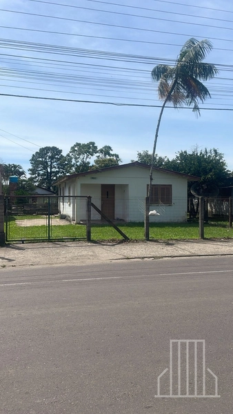 ÓTIMA CASA À VENDA NO CENTRO DE TERRA DE AREIA: 1ª foto da galeria de imagens do imóvel