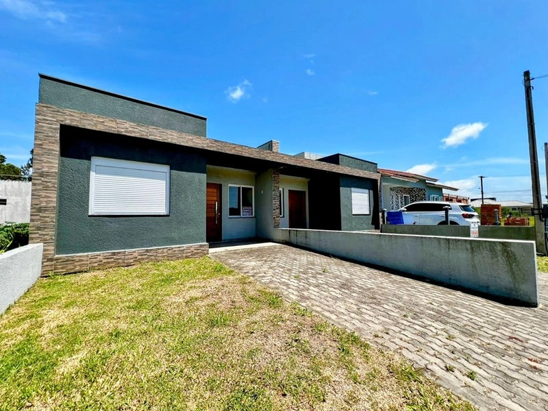 Casa com 2 Dormitórios e Amplo Pátio – Aceita Financiamento: 2ª foto da galeria de imagens do imóvel