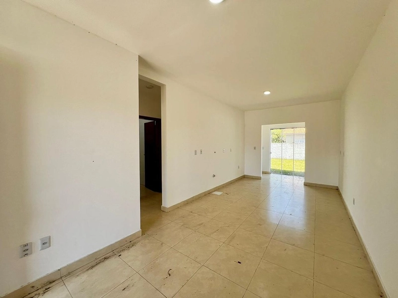 Casa com 2 Dormitórios e Amplo Pátio – Aceita Financiamento: 5ª foto da galeria de imagens do imóvel