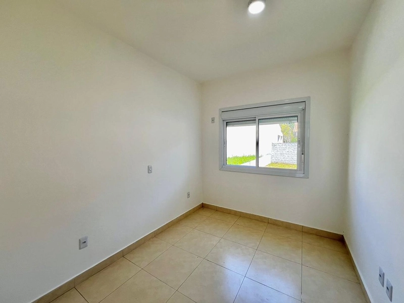 Casa com 2 Dormitórios e Amplo Pátio – Aceita Financiamento: 8ª foto da galeria de imagens do imóvel