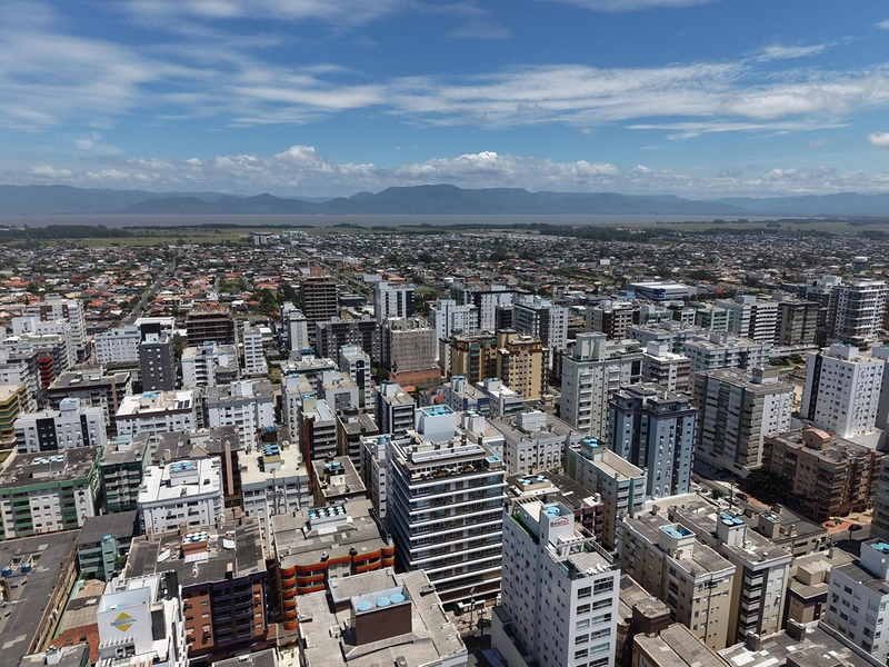 Apartamento mobiliado a uma quadra do mar com vista livre e infraestrutura completa em Capão da Canoa: 43ª foto da galeria de imagens do imóvel