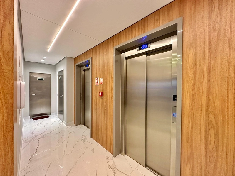 Apartamento mobiliado a uma quadra do mar com vista livre e infraestrutura completa em Capão da Canoa: 32ª foto da galeria de imagens do imóvel