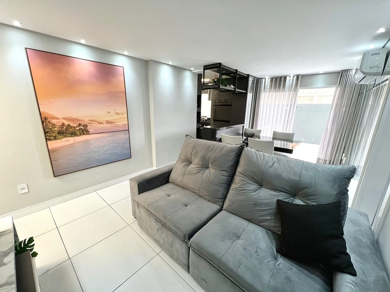 Apartamento Mobiliado com Terraço na Zona Nova – 2 Dormitórios: 3ª foto da galeria de imagens do imóvel