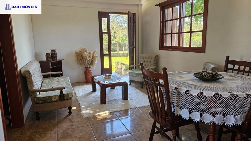 Casa mobiliada no bairro Cruzeiro, perto de comércios e escolas: 9ª foto da galeria de imagens do imóvel