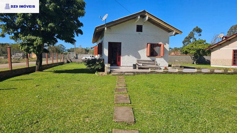 Casa mobiliada no bairro Cruzeiro, perto de comércios e escolas: 2ª foto da galeria de imagens do imóvel