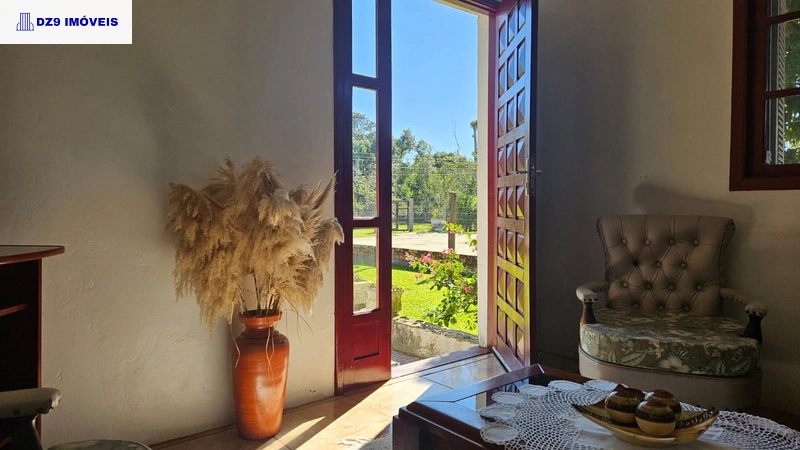 Casa mobiliada no bairro Cruzeiro, perto de comércios e escolas: 14ª foto da galeria de imagens do imóvel