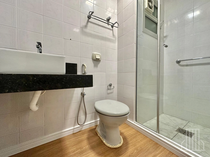 Apartamento Reformado com Sacada de Frente à Venda no Centro de Capão: 16ª foto da galeria de imagens do imóvel