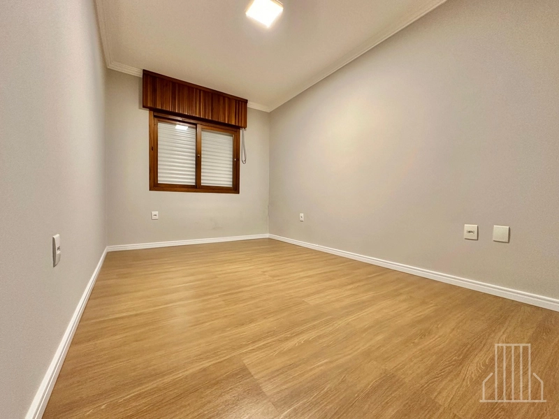 Apartamento Reformado com Sacada de Frente à Venda no Centro de Capão: 14ª foto da galeria de imagens do imóvel