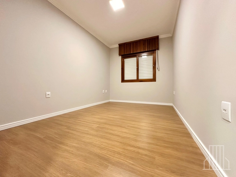 Apartamento Reformado com Sacada de Frente à Venda no Centro de Capão: 13ª foto da galeria de imagens do imóvel