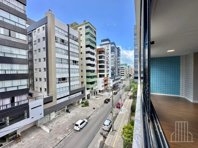 Apartamento Reformado com Sacada de Frente à Venda no Centro de Capão: 4ª foto da galeria de imagens do imóvel