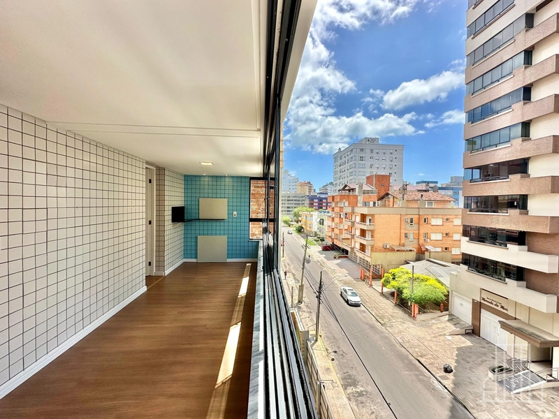 Apartamento Reformado com Sacada de Frente à Venda no Centro de Capão: 6ª foto da galeria de imagens do imóvel