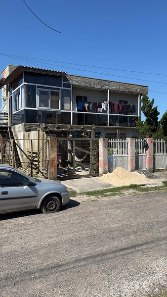 CASA A VENDA COM EXCELENTE TERRENO LOCALIZADA NO BAIRRO ARCO-ÍRIS: 3ª foto da galeria de imagens do imóvel
