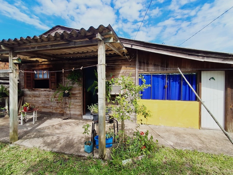 Casa mobiliada com 2 dormitórios no bairro Capão Novo : 3ª foto da galeria de imagens do imóvel
