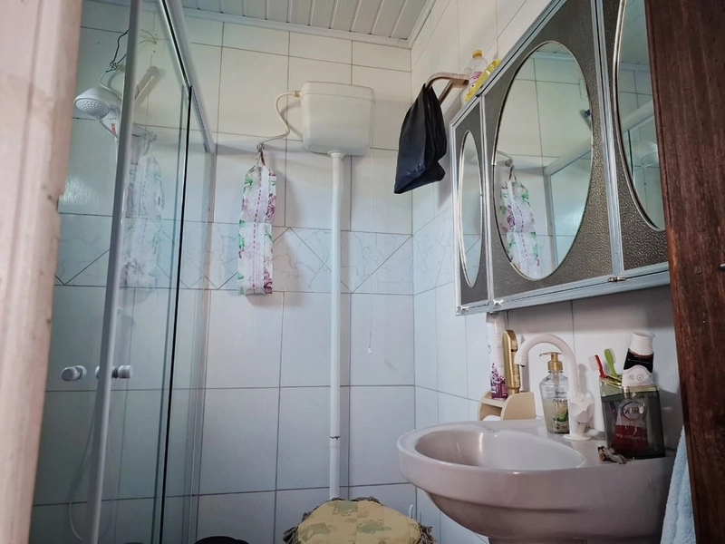 Casa mobiliada com 2 dormitórios no bairro Capão Novo : 14ª foto da galeria de imagens do imóvel