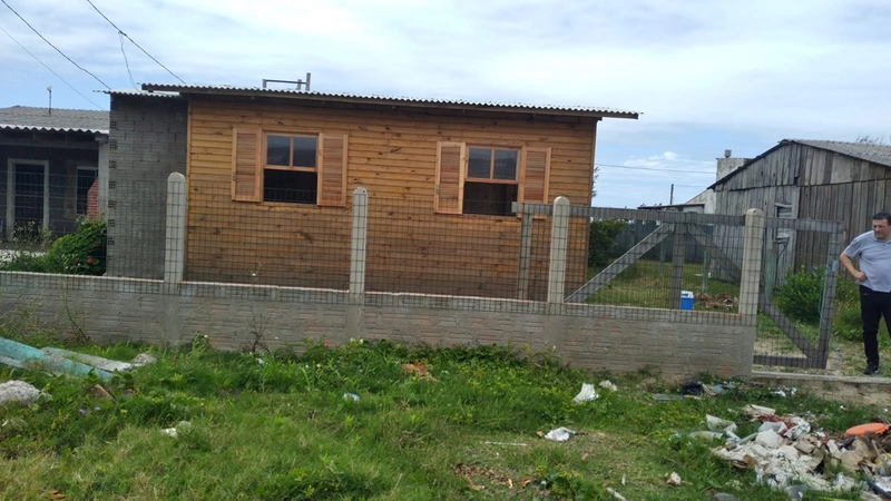 CASA PARA ALUGUEL ANUAL EM CAPÃO NOVO!: 2ª foto da galeria de imagens do imóvel