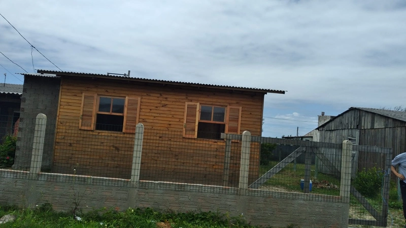 CASA PARA ALUGUEL ANUAL EM CAPÃO NOVO!: 3ª foto da galeria de imagens do imóvel