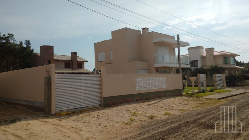 LINDO SOBRADO DE ESQUINA NO BAIRRO CAPÃO NOVO!: 6ª foto da galeria de imagens do imóvel