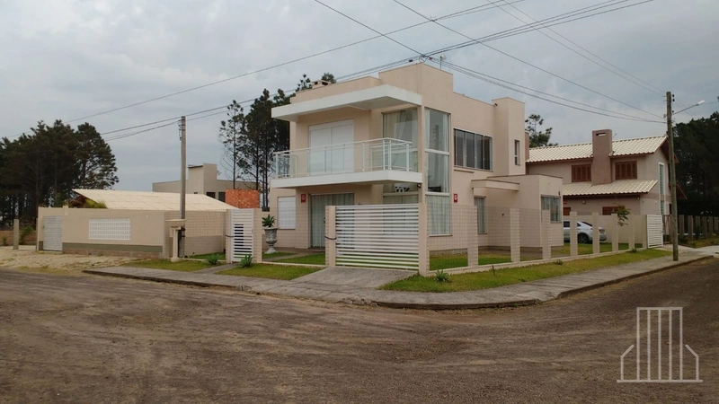 LINDO SOBRADO DE ESQUINA NO BAIRRO CAPÃO NOVO!: 3ª foto da galeria de imagens do imóvel