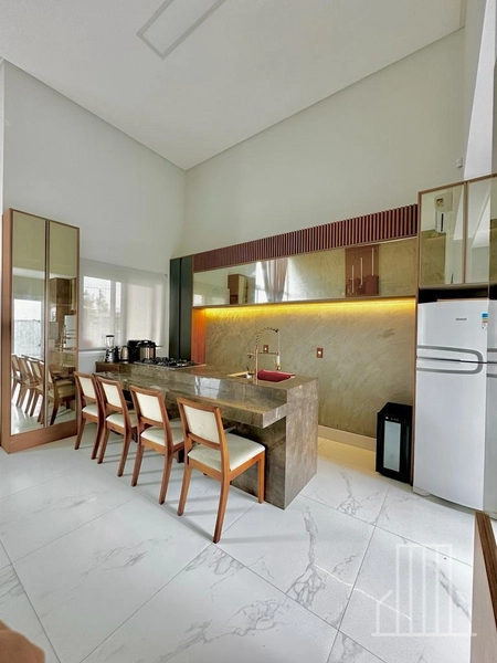 LINDA CASA EM BAIRRO TRANQUILO, A POUCOS PASSOS DO MAR!: 10ª foto da galeria de imagens do imóvel