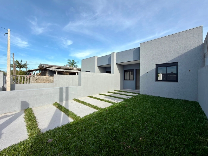 Casa à Venda em Capão Novo – 2 Dormitórios com Suíte: 2ª foto da galeria de imagens do imóvel