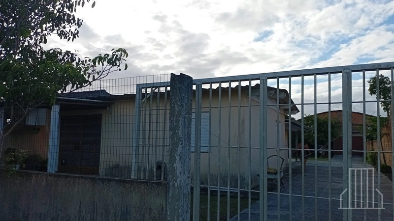 Aluguel de Temporada em Capão Novo: 1ª foto da galeria de imagens do imóvel