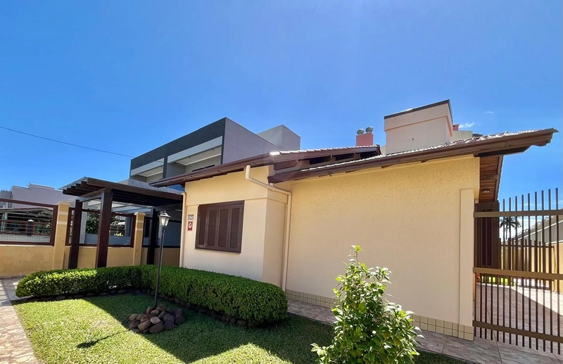 EXCELENTE IMÓVEL A VENDA EM CAPÃO NOVO!: 2ª foto da galeria de imagens do imóvel