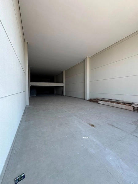 Amplo Espaço Comercial com Mezanino e Pé-Direito Duplo: 9ª foto da galeria de imagens do imóvel