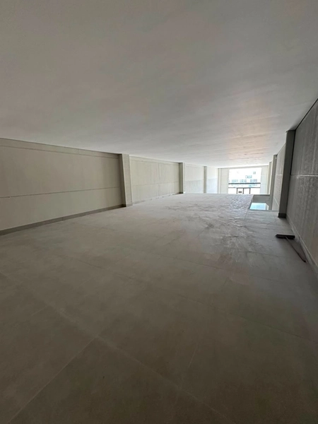Amplo Espaço Comercial com Mezanino e Pé-Direito Duplo: 7ª foto da galeria de imagens do imóvel