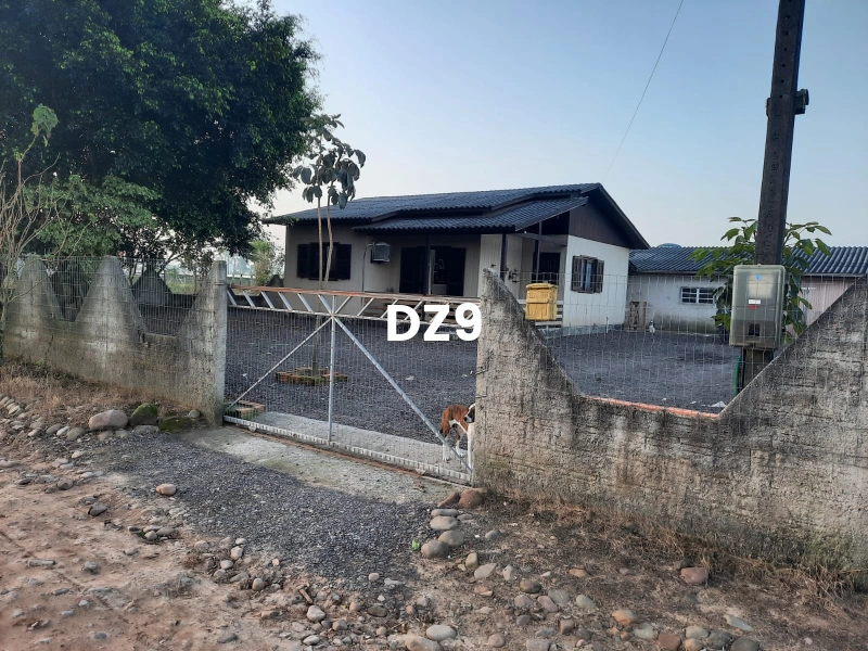 CASA COM 2 DORMITORIOS, SENDO 1 SUITE BEM LOCALIZADA!: 4ª foto da galeria de imagens do imóvel