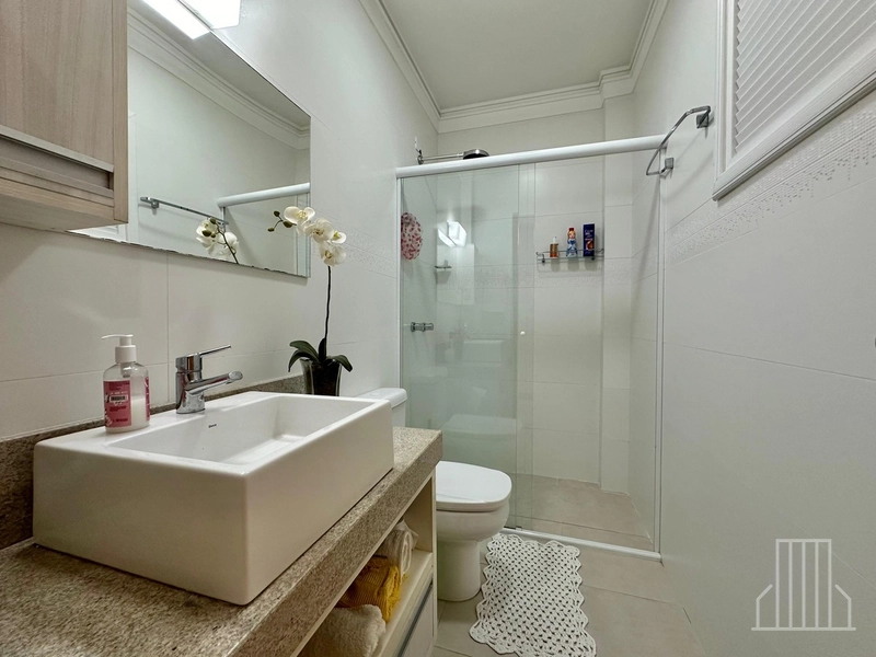 ACONCHEGANTE REFÚGIO A PASSOS DO MAR!: 15ª foto da galeria de imagens do imóvel