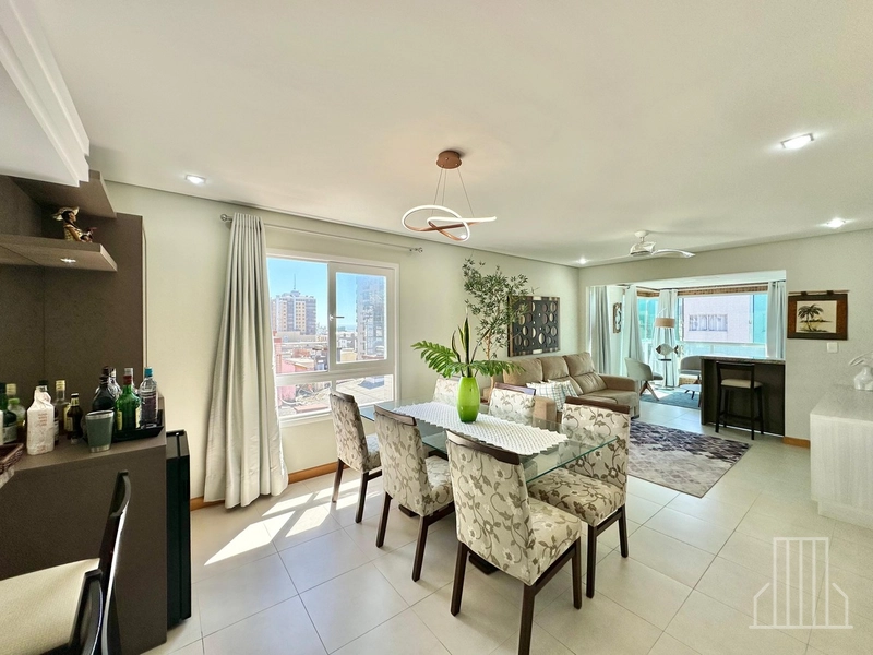 ACONCHEGANTE REFÚGIO A PASSOS DO MAR!: 7ª foto da galeria de imagens do imóvel