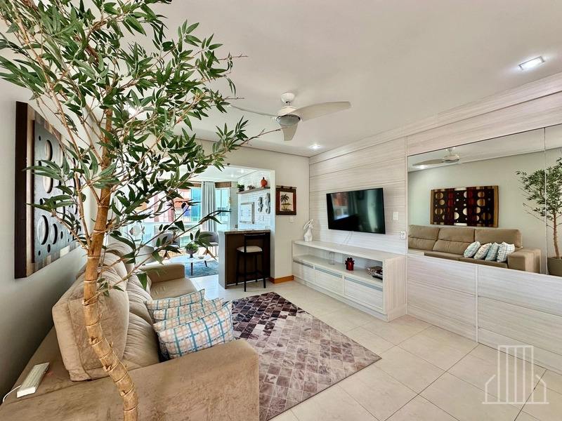 ACONCHEGANTE REFÚGIO A PASSOS DO MAR!: 5ª foto da galeria de imagens do imóvel