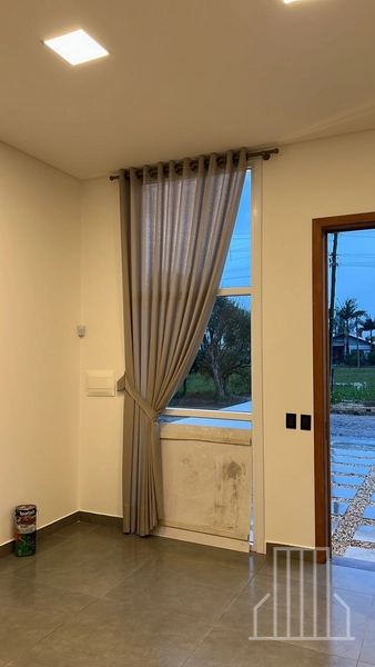 LINDÍSSIMA CASA COM ACABAMENTO EXCELENTE NO BAIRRO GUARANI!: 6ª foto da galeria de imagens do imóvel