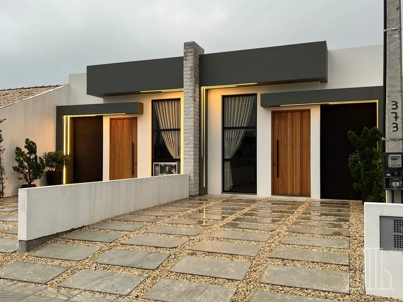 LINDÍSSIMA CASA COM ACABAMENTO EXCELENTE NO BAIRRO GUARANI!: 1ª foto da galeria de imagens do imóvel