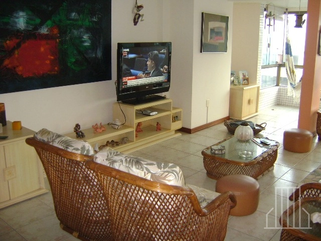 EXCELENTE COBERTURA PARA LOCAÇÃO TEMPORADA NO BAIRRO NAVEGANTES!: 2ª foto da galeria de imagens do imóvel