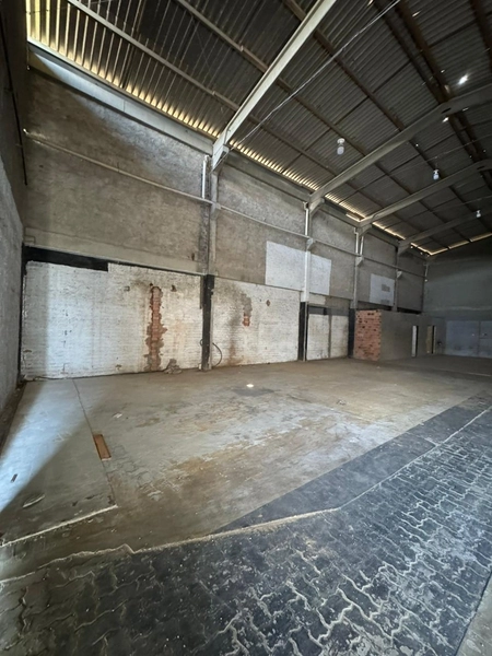 PAVILHÃO PARA ALUGUEL ANUAL COMERCIAL EM CAPÃO DA CANOA: 4ª foto da galeria de imagens do imóvel