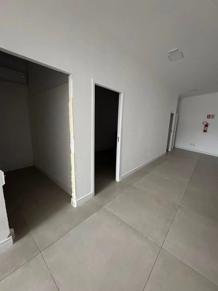 BELA SALA COMERCIAL PARA LOCAÇÃO EM CAPÃO DA CANOA!: 13ª foto da galeria de imagens do imóvel