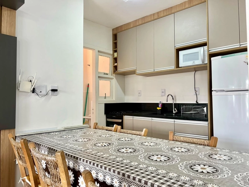 Apartamento de 2 Dormitórios Mobiliado com Churrasqueira e Lareira em Capão Novo!: 8ª foto da galeria de imagens do imóvel