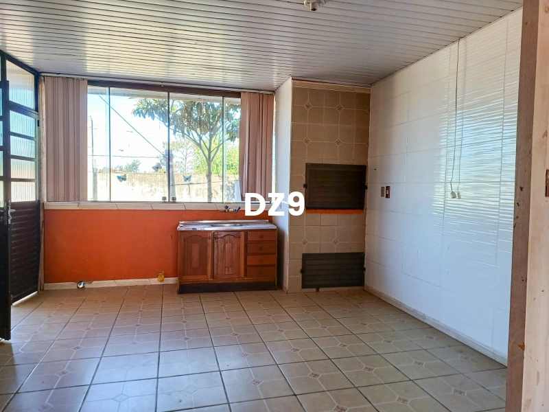 CASA EM CAPÃO NOVO COM 3 DORMITÓRIOS: 2ª foto da galeria de imagens do imóvel