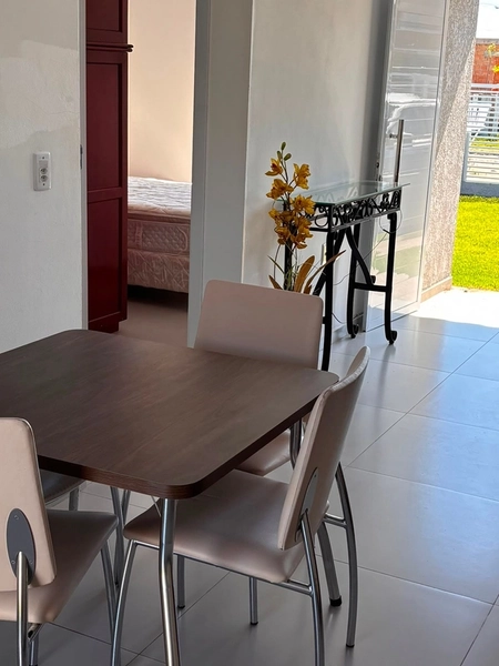 Casa Geminada Mobiliada com 2 Dormitórios e Pátio Privativo: 8ª foto da galeria de imagens do imóvel