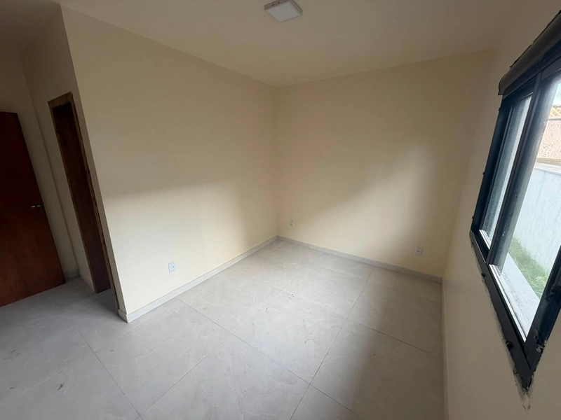 Casa Nova de Alto Padrão a 200m da Beira-Mar | Design Moderno e Conforto: 16ª foto da galeria de imagens do imóvel