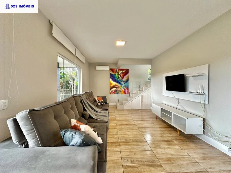 CHARMOSO SOBRADO COM PISCINA E VISTA DESLUMBRANTE NO PALMITAL: 27ª foto da galeria de imagens do imóvel