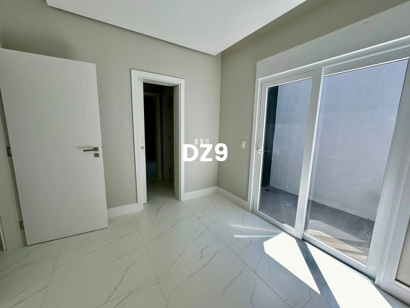 CASA COM 4 SUÍTES, LAVABO, MÓVEIS FIXOS, COM GARAGEM!: 1ª foto da galeria de imagens do imóvel