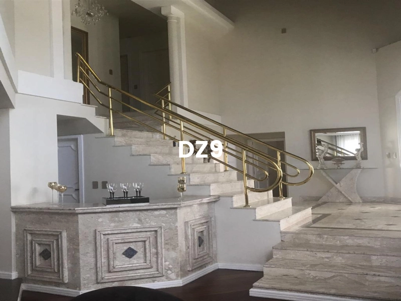 CASA DE LUXO ÚNICA DE ESQUINA: 20ª foto da galeria de imagens do imóvel