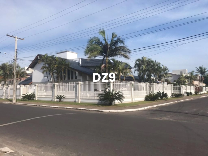 CASA DE LUXO ÚNICA DE ESQUINA: 14ª foto da galeria de imagens do imóvel