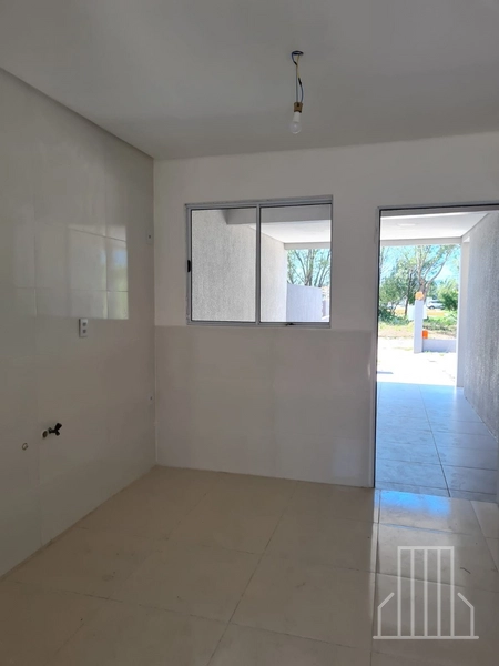 LINDÍSSIMA CASA COM TERRENO AMPLO NO BAIRRO NOIVA DO MAR EM XANGRI-LÁ!: 6ª foto da galeria de imagens do imóvel